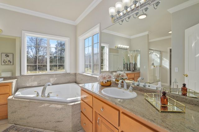 2275 Galice Road, Merlin, OR 97532