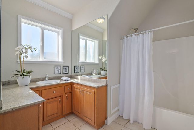 2275 Galice Road, Merlin, OR 97532