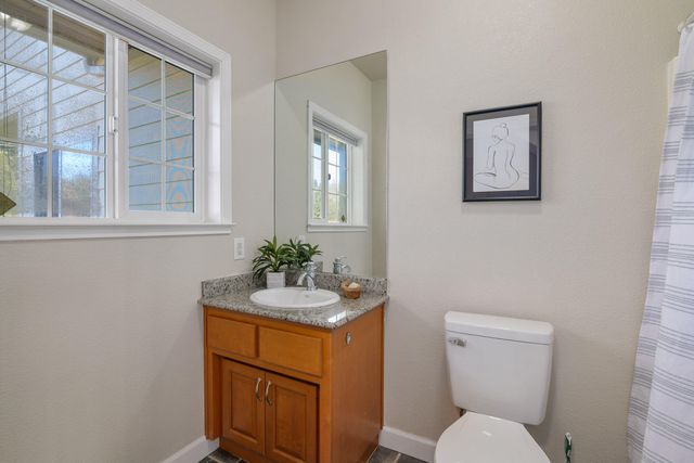 2275 Galice Road, Merlin, OR 97532