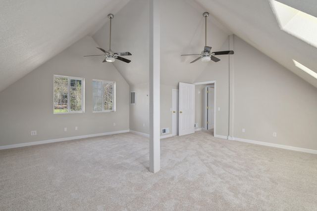 2275 Galice Road, Merlin, OR 97532