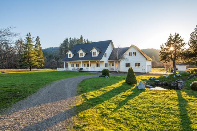 2275 Galice Road, Merlin, OR 97532