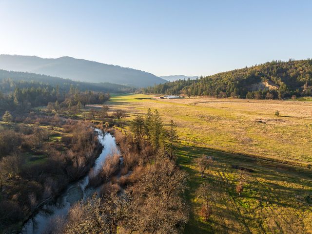 2275 Galice Road, Merlin, OR 97532