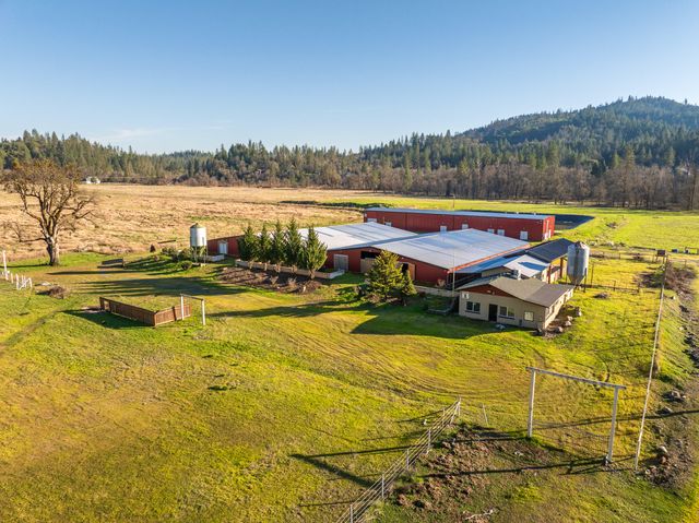 2275 Galice Road, Merlin, OR 97532
