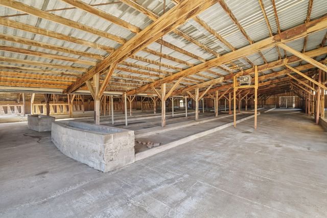 2275 Galice Road, Merlin, OR 97532