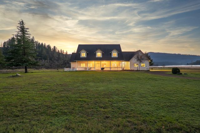 2275 Galice Road, Merlin, OR 97532