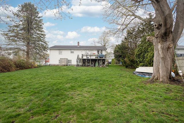 37 Squantum Drive, Middletown, RI 02842