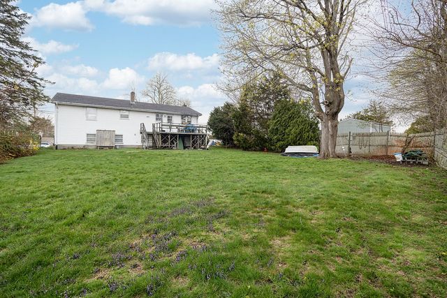 37 Squantum Drive, Middletown, RI 02842