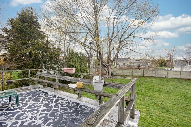 37 Squantum Drive, Middletown, RI 02842