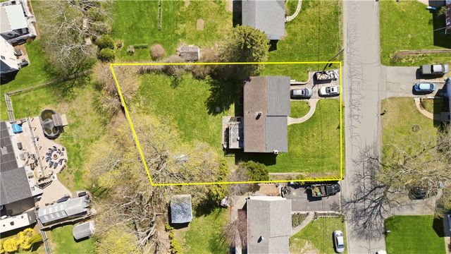37 Squantum Drive, Middletown, RI 02842