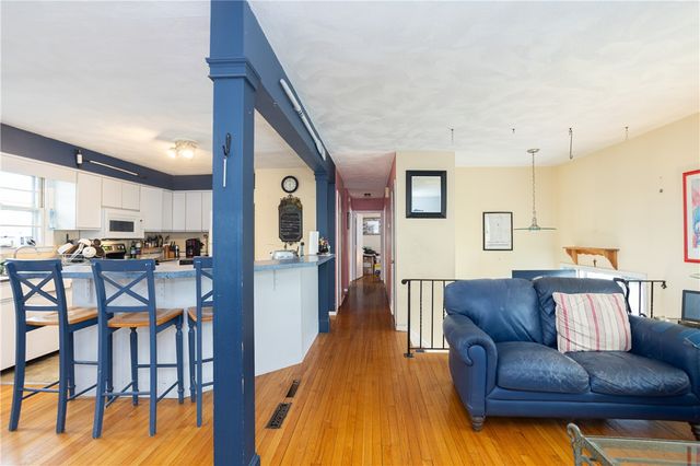 37 Squantum Drive, Middletown, RI 02842