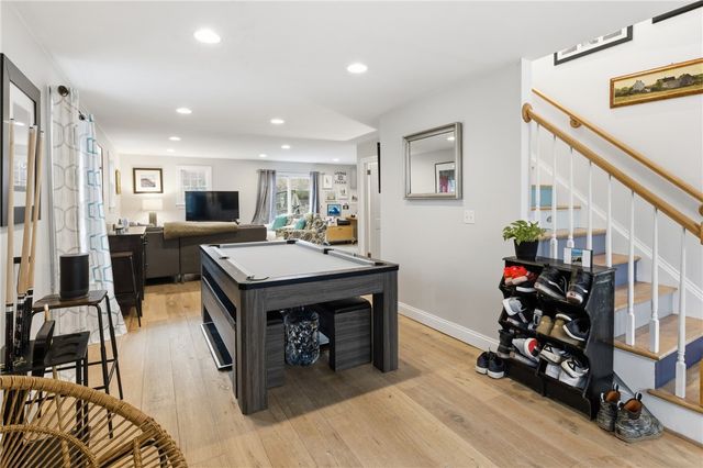 72 Seascape Avenue, Middletown, RI 02842