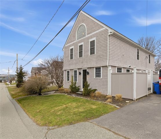 72 Seascape Avenue, Middletown, RI 02842