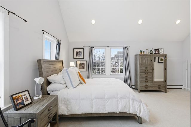 72 Seascape Avenue, Middletown, RI 02842