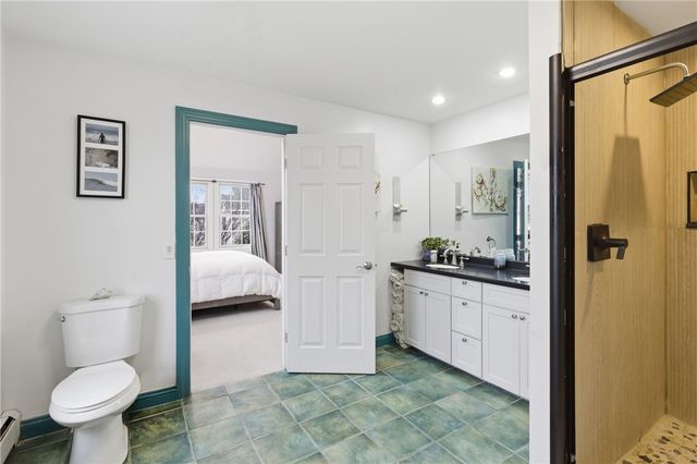 72 Seascape Avenue, Middletown, RI 02842