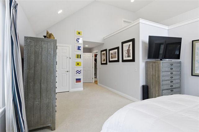 72 Seascape Avenue, Middletown, RI 02842