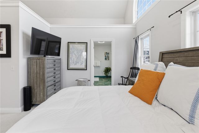 72 Seascape Avenue, Middletown, RI 02842