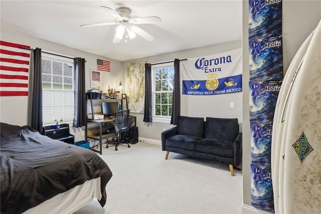 72 Seascape Avenue, Middletown, RI 02842