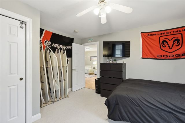 72 Seascape Avenue, Middletown, RI 02842