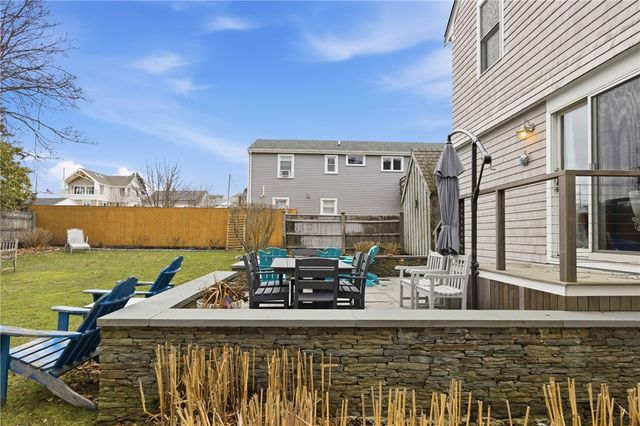 72 Seascape Avenue, Middletown, RI 02842