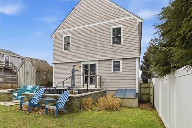 72 Seascape Avenue, Middletown, RI 02842