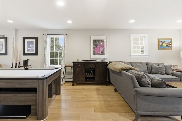 72 Seascape Avenue, Middletown, RI 02842