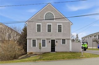 72 Seascape Avenue, Middletown, RI 02842