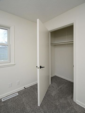 1005 CACHELIN DRIVE Drive, Carter Lake, IA 51510