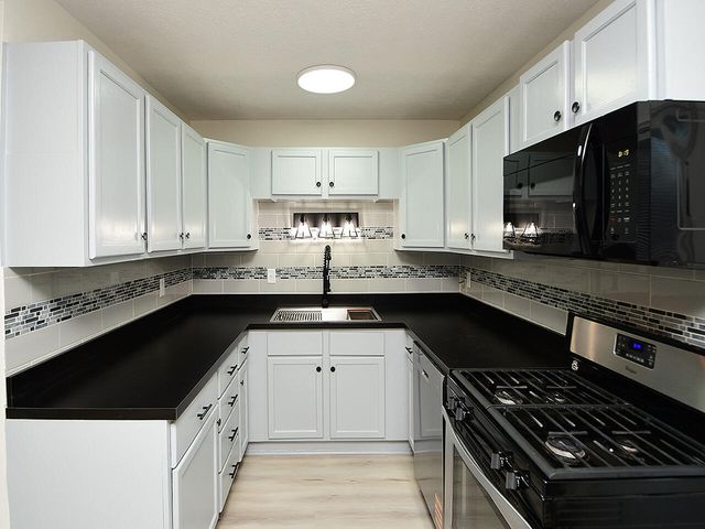 1005 CACHELIN DRIVE Drive, Carter Lake, IA 51510