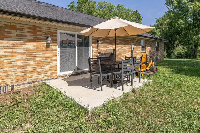 647 N 100 W, Franklin, IN 46131