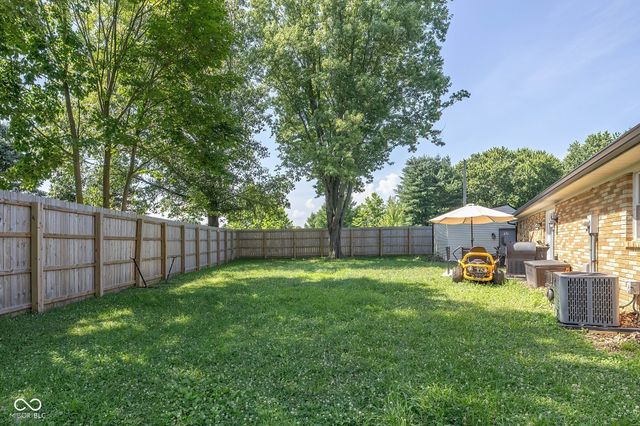 647 N 100 W, Franklin, IN 46131
