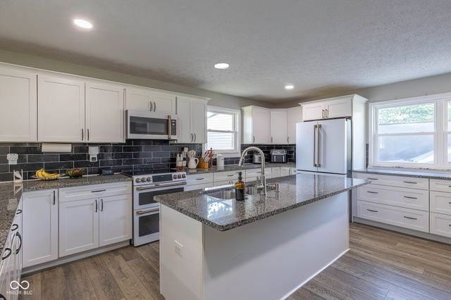 647 N 100 W, Franklin, IN 46131