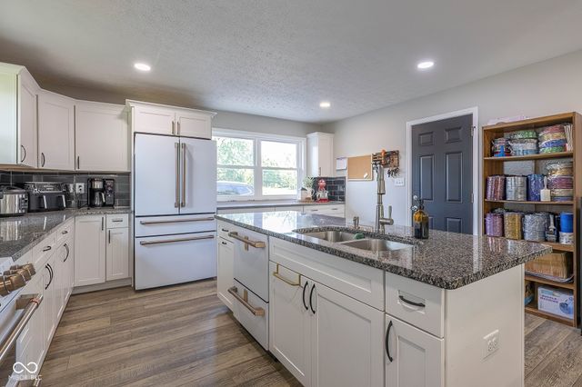 647 N 100 W, Franklin, IN 46131