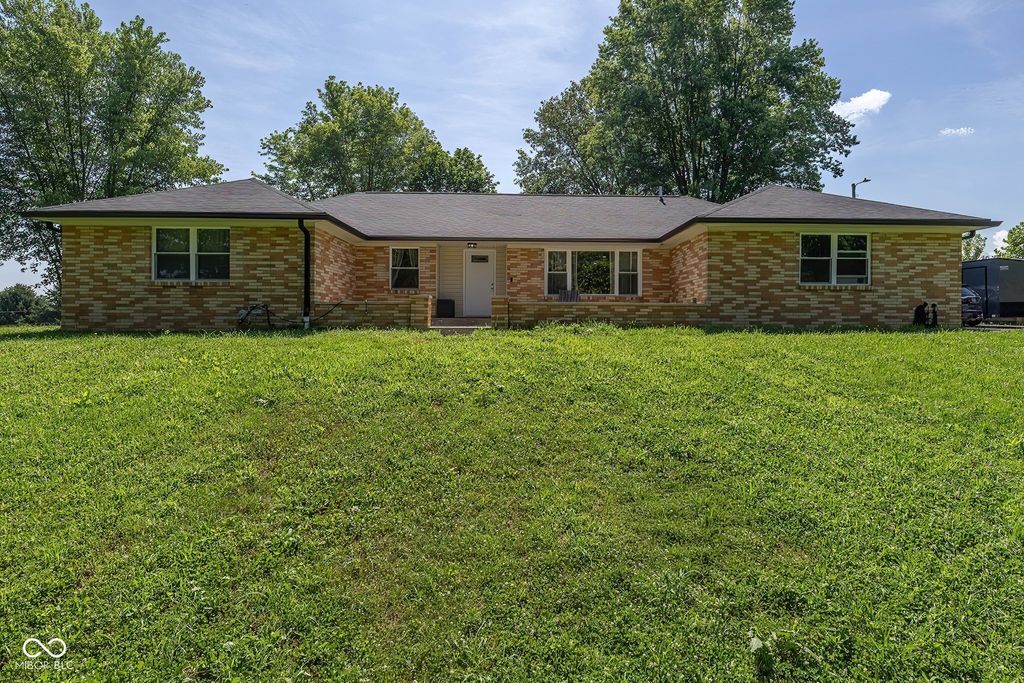 647 N 100 W, Franklin, IN 46131