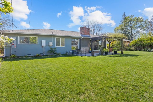 405 Garner Ln, Stockton, CA 95207