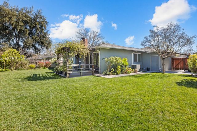 405 Garner Ln, Stockton, CA 95207