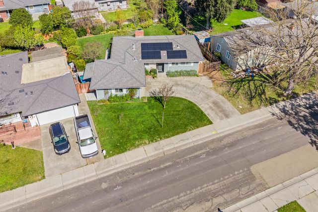 405 Garner Ln, Stockton, CA 95207