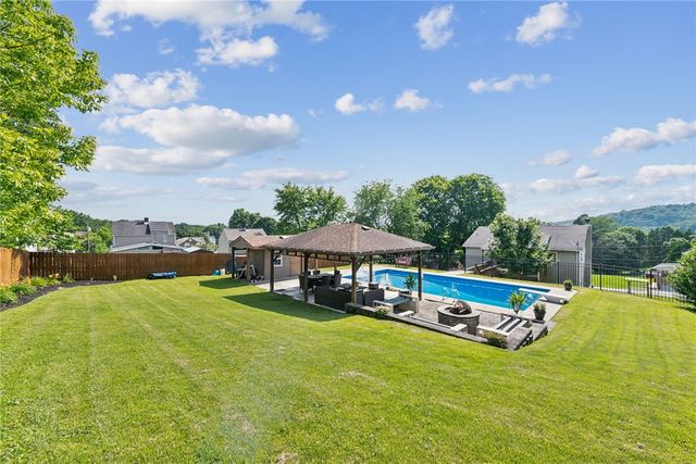 219 Tea Rose Lane, Harrison Twp, PA 15065