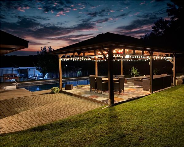 219 Tea Rose Lane, Harrison Twp, PA 15065