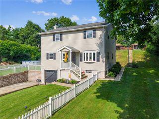 219 Tea Rose Lane, Harrison Twp, PA 15065