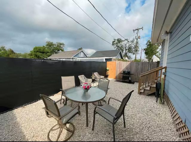 4201 Irvington Boulevard, Houston, TX 77009