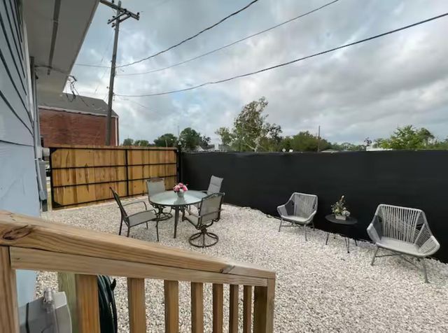 4201 Irvington Boulevard, Houston, TX 77009