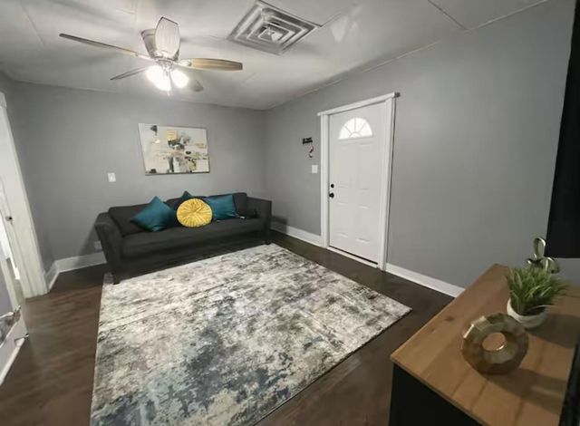 4201 Irvington Boulevard, Houston, TX 77009