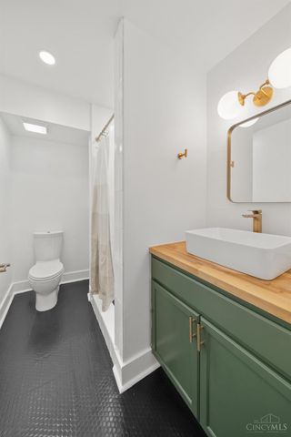 15 W Fifteenth Street, Cincinnati, OH 45202