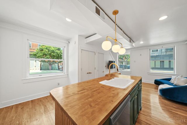 15 W Fifteenth Street, Cincinnati, OH 45202