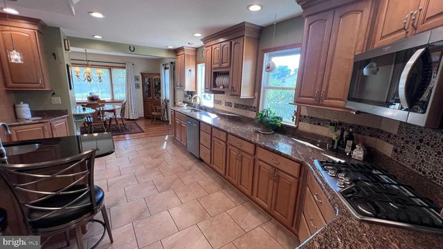 12 ELINOR AVE, Stratford, NJ 08084