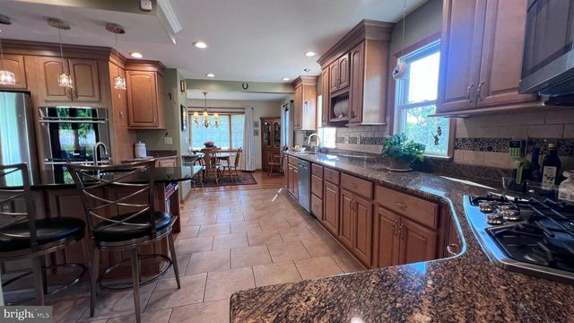 12 ELINOR AVE, Stratford, NJ 08084