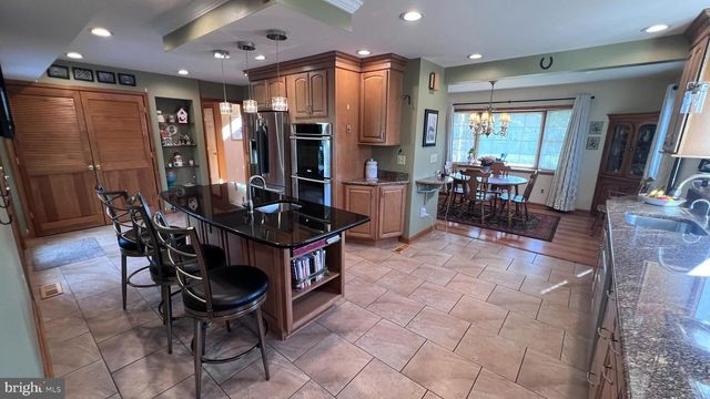 12 ELINOR AVE, Stratford, NJ 08084