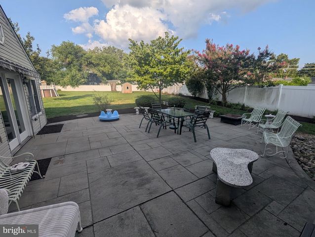 12 ELINOR AVE, Stratford, NJ 08084