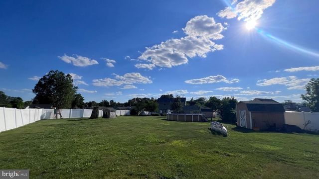 12 ELINOR AVE, Stratford, NJ 08084