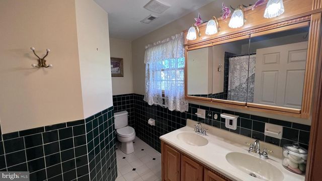 12 ELINOR AVE, Stratford, NJ 08084